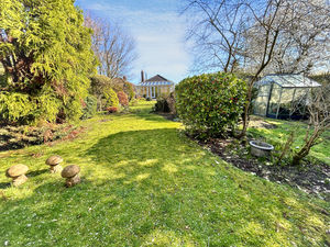 Photo 1- click for photo gallery